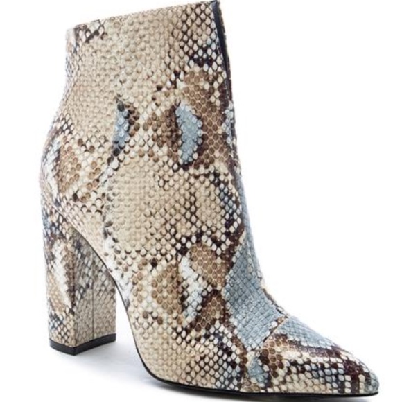 Shoes - NEW SNAKE BOOTIES 😍